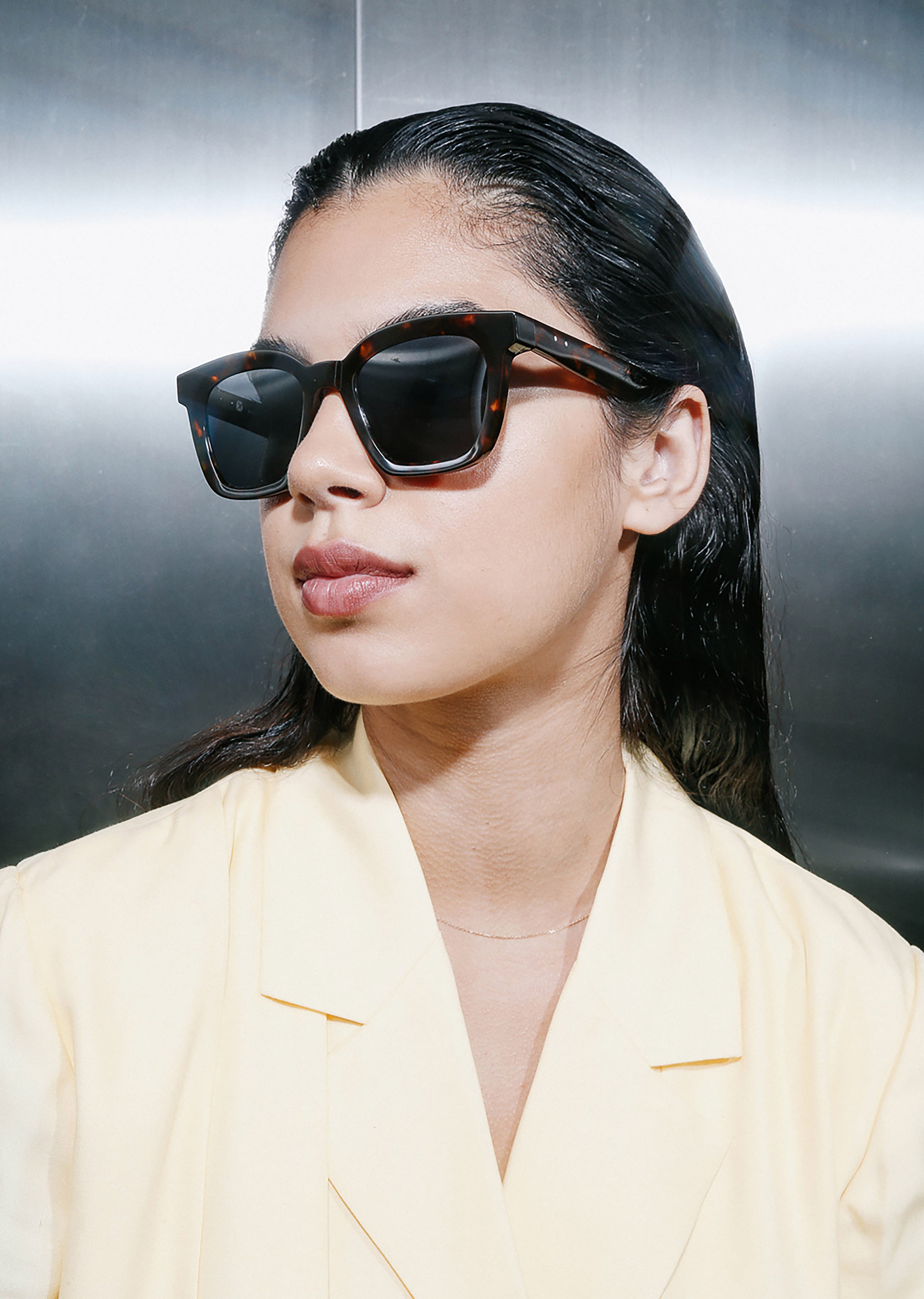 Mother Of Pearl T Tortoise Black
