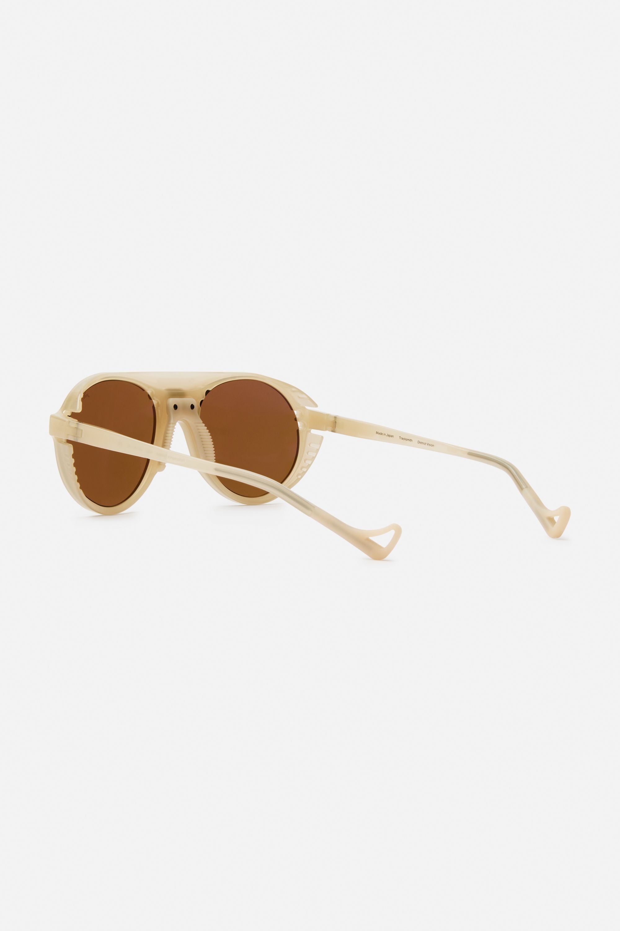 Kazu Ivory/D+ Earth Vision