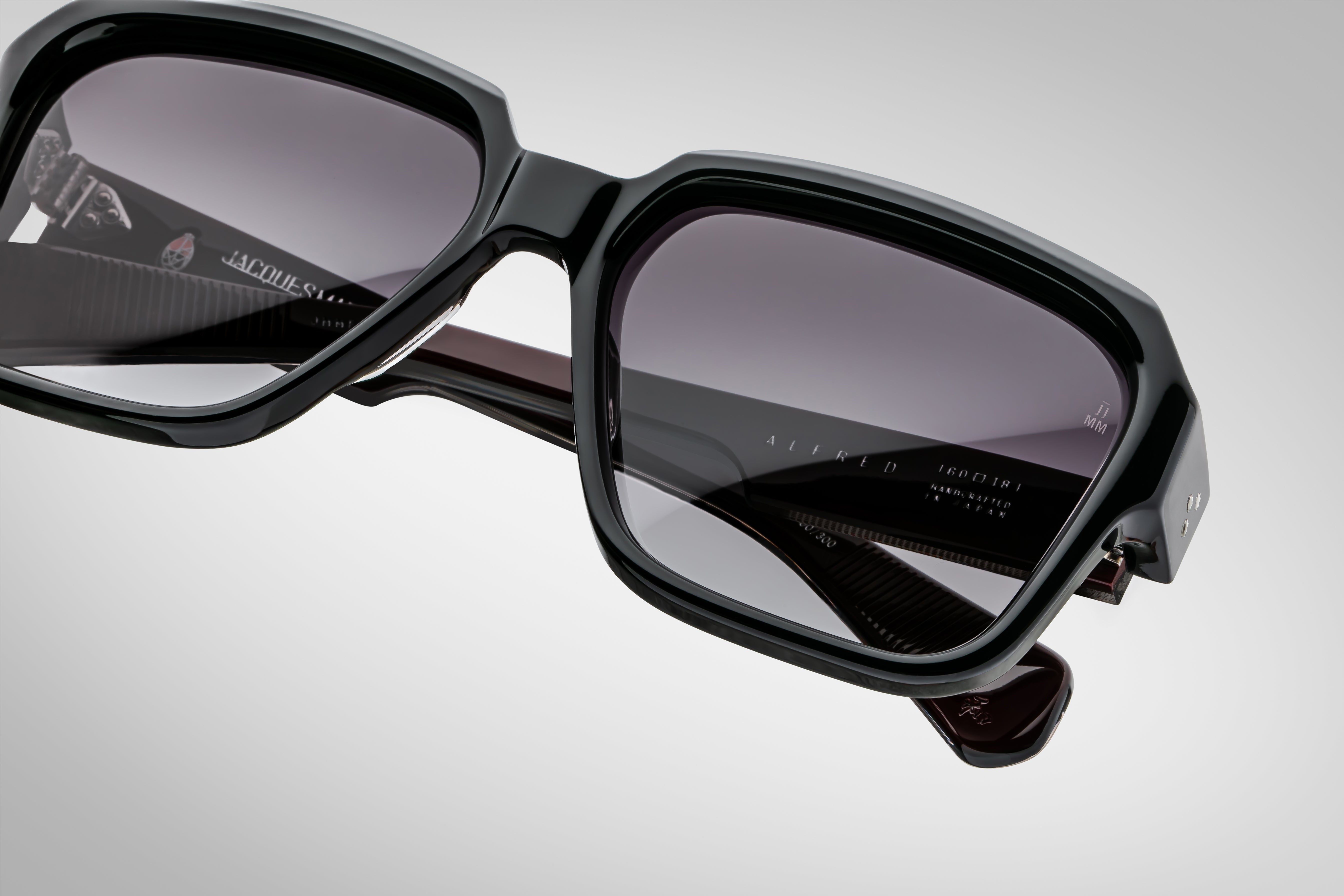 Jacques Marie Mage Alfred Bloodstone – EYEBRANDS