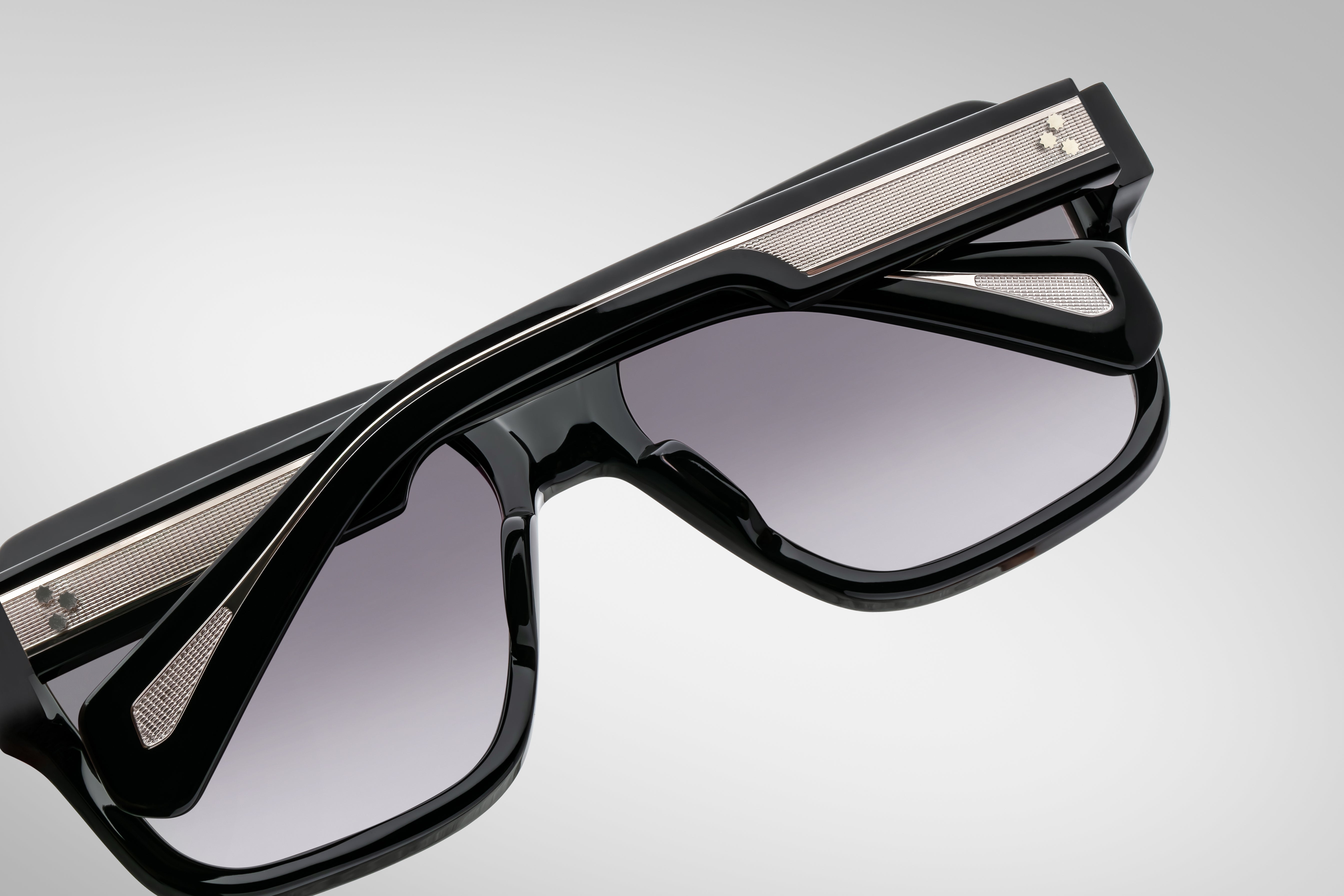 Jacques Marie Mage Alfred Bloodstone – EYEBRANDS