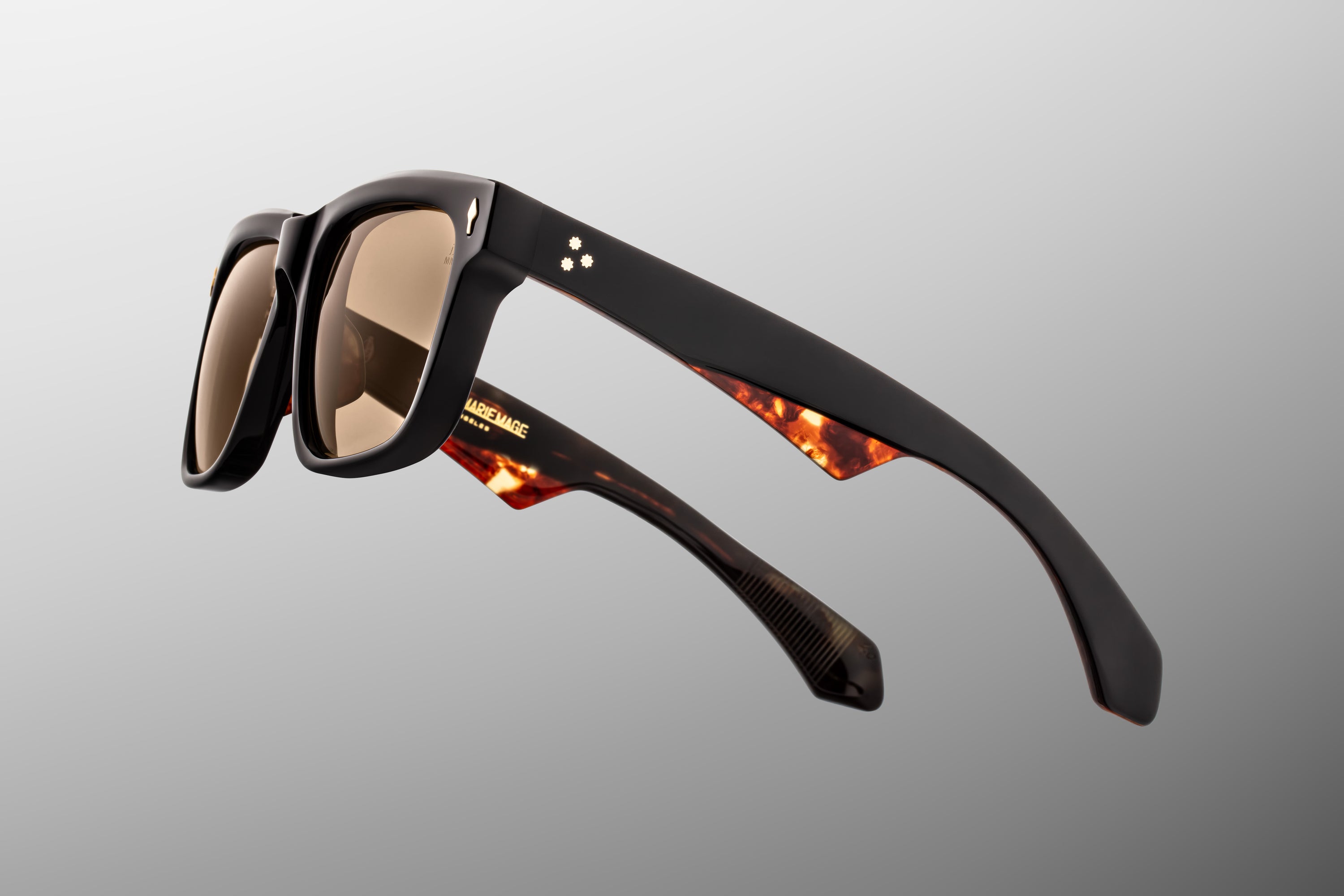 Hyannis Noir 15
