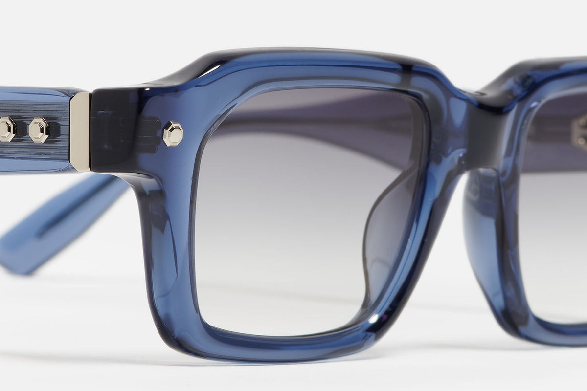 P19 C136 Dark Blue Translucid/silver Plated