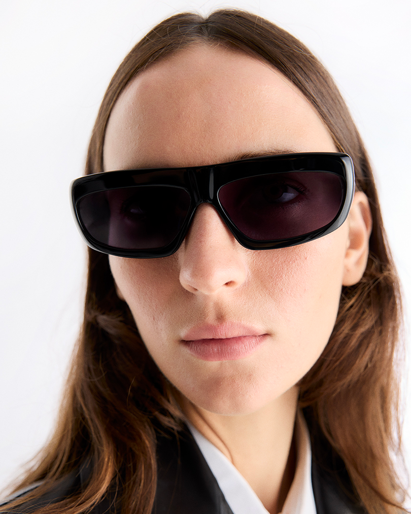 Junayd Black-black Lens