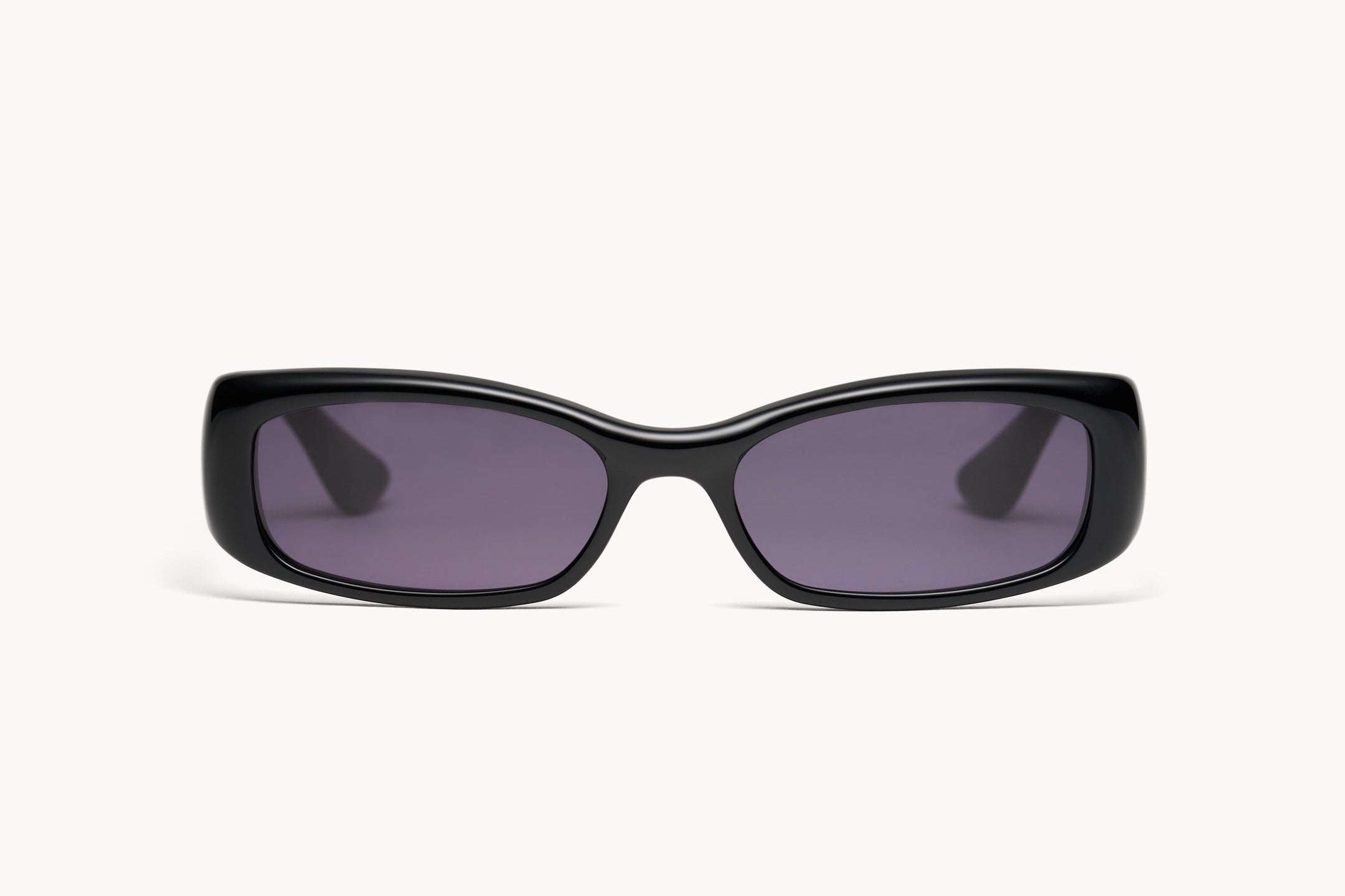 Leila Black-black Lens