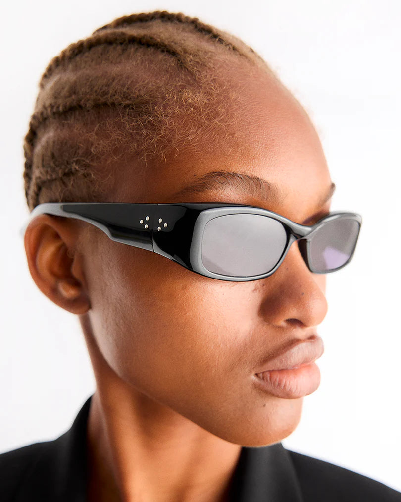 Leila Black-black Lens
