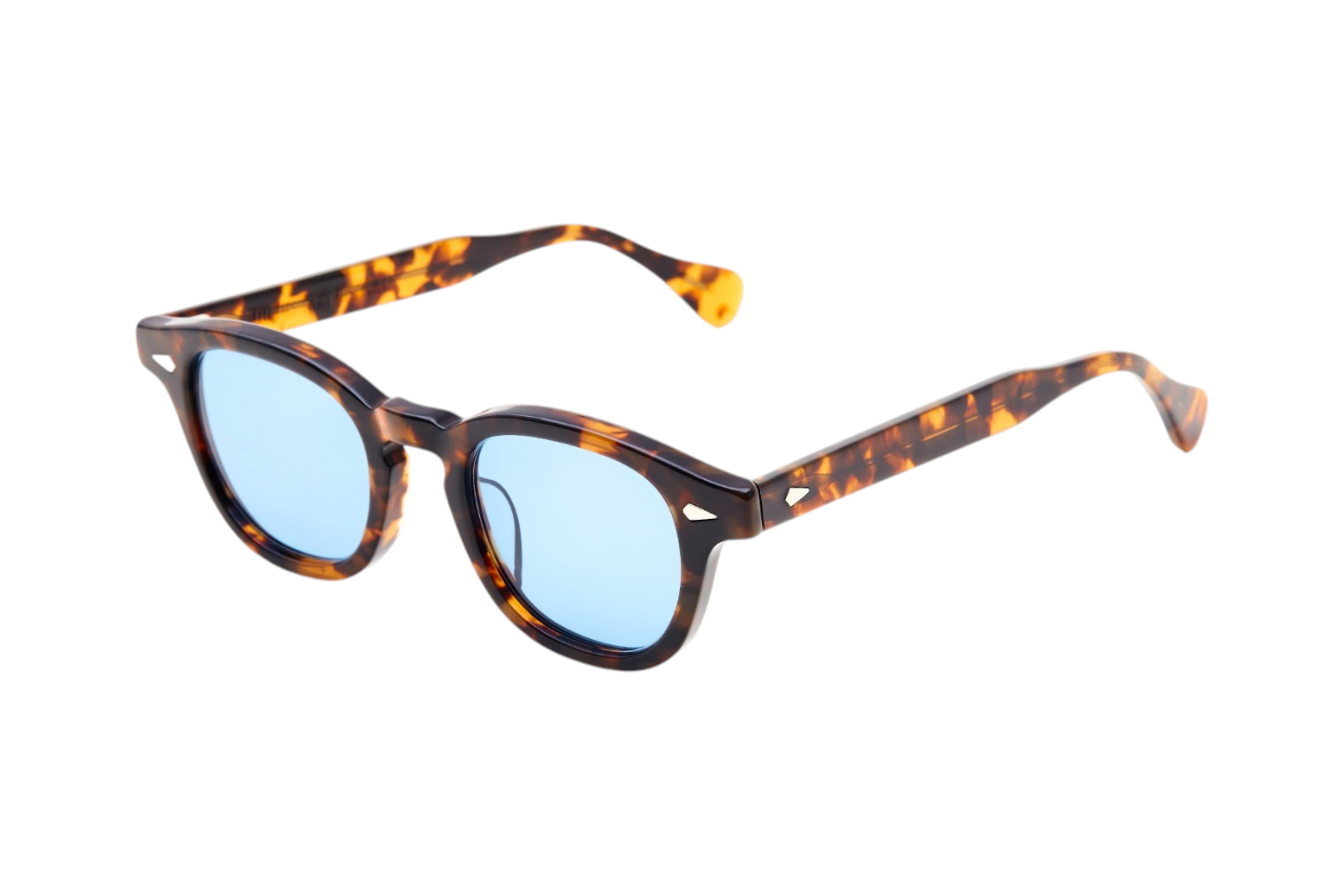 Julius Tart – EYEBRANDS