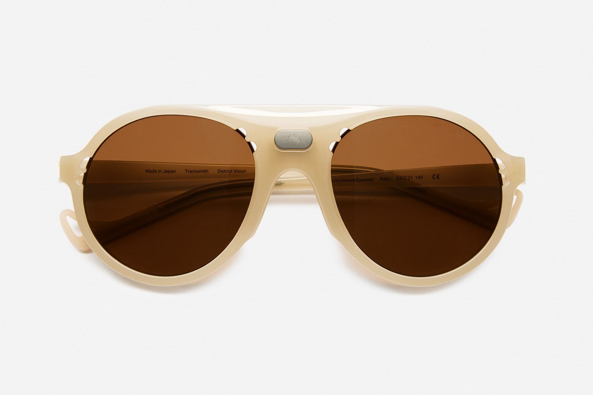 Kazu Ivory/D+ Earth Vision